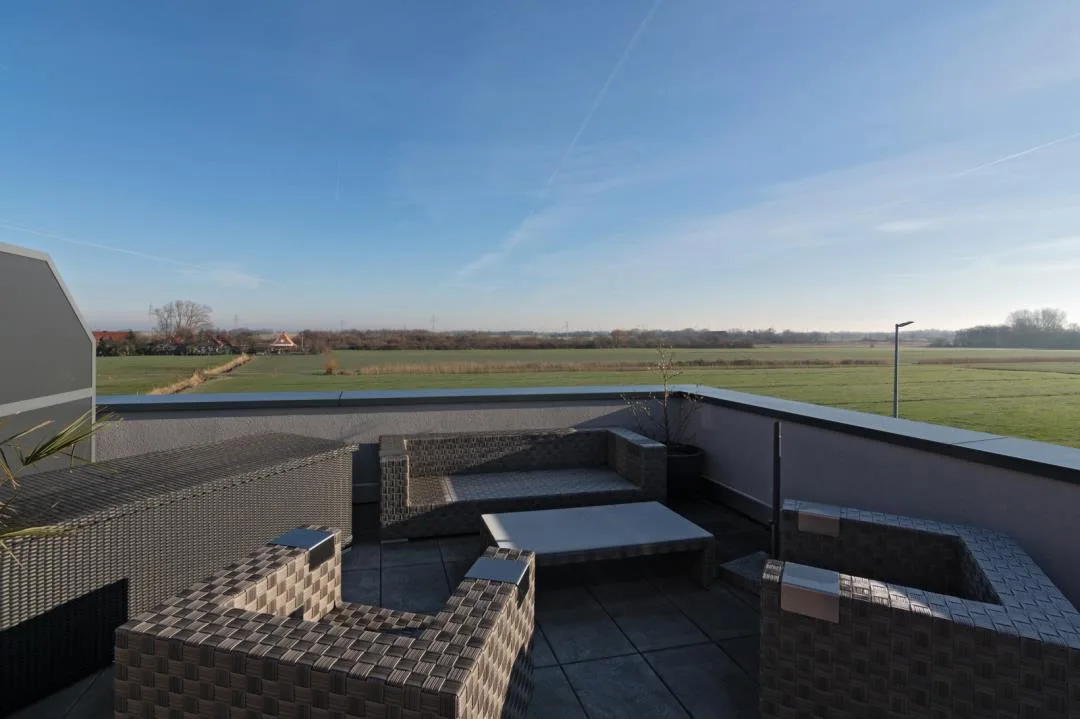 Penthouse Deck 8