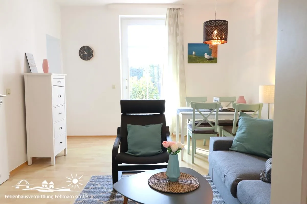 39 Weiße Villa am Schwanenteich EG rechts