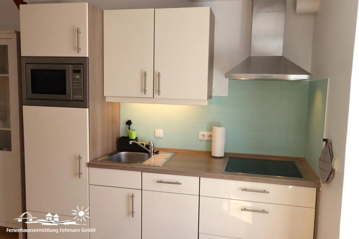 41 Weiße Villa am Schwanenteich OG rechts