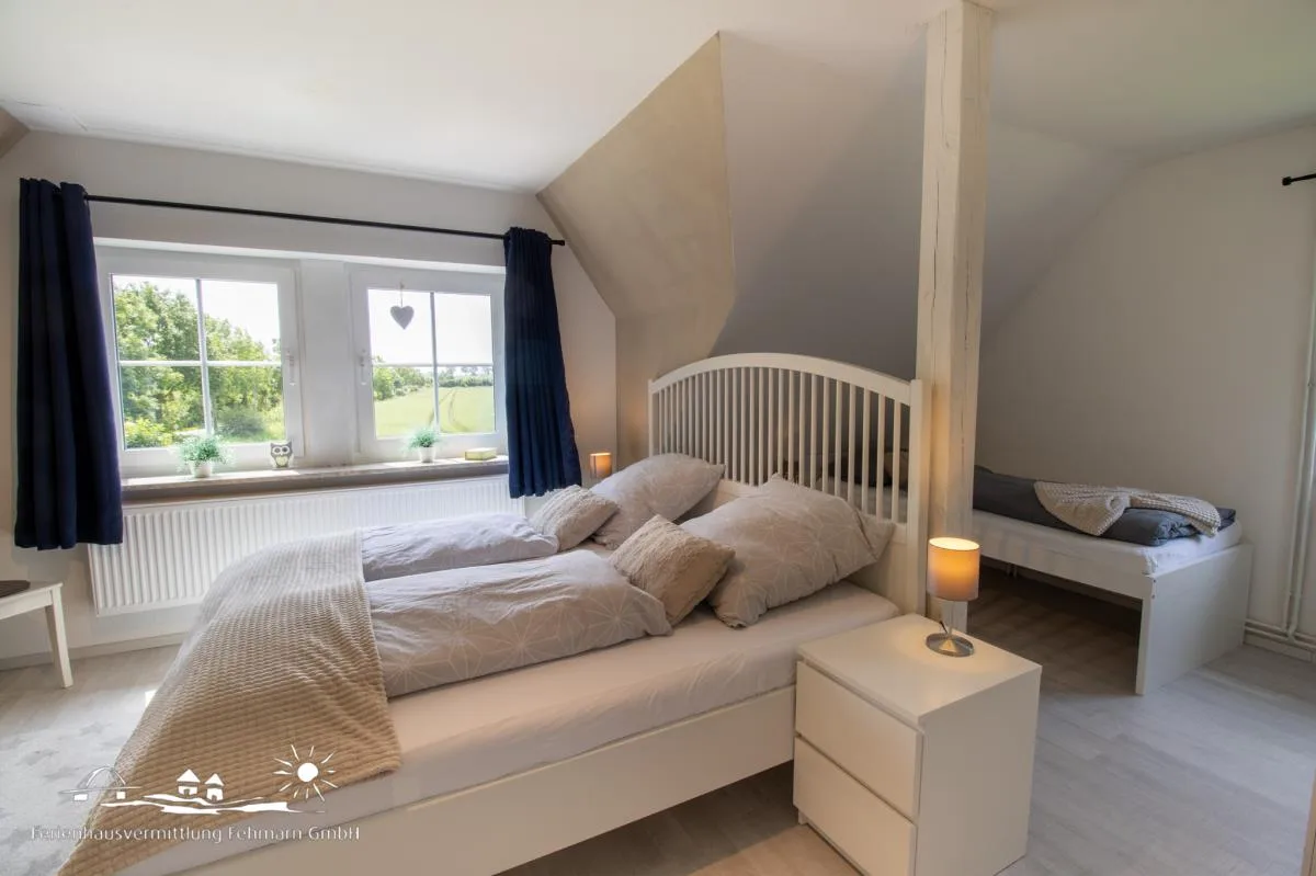 58 Ferienhaus "Sonnenblick" mit Blick auf Fehmarnsundbrücke