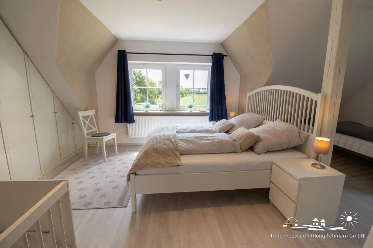 58 Ferienhaus "Sonnenblick" mit Blick auf Fehmarnsundbrücke