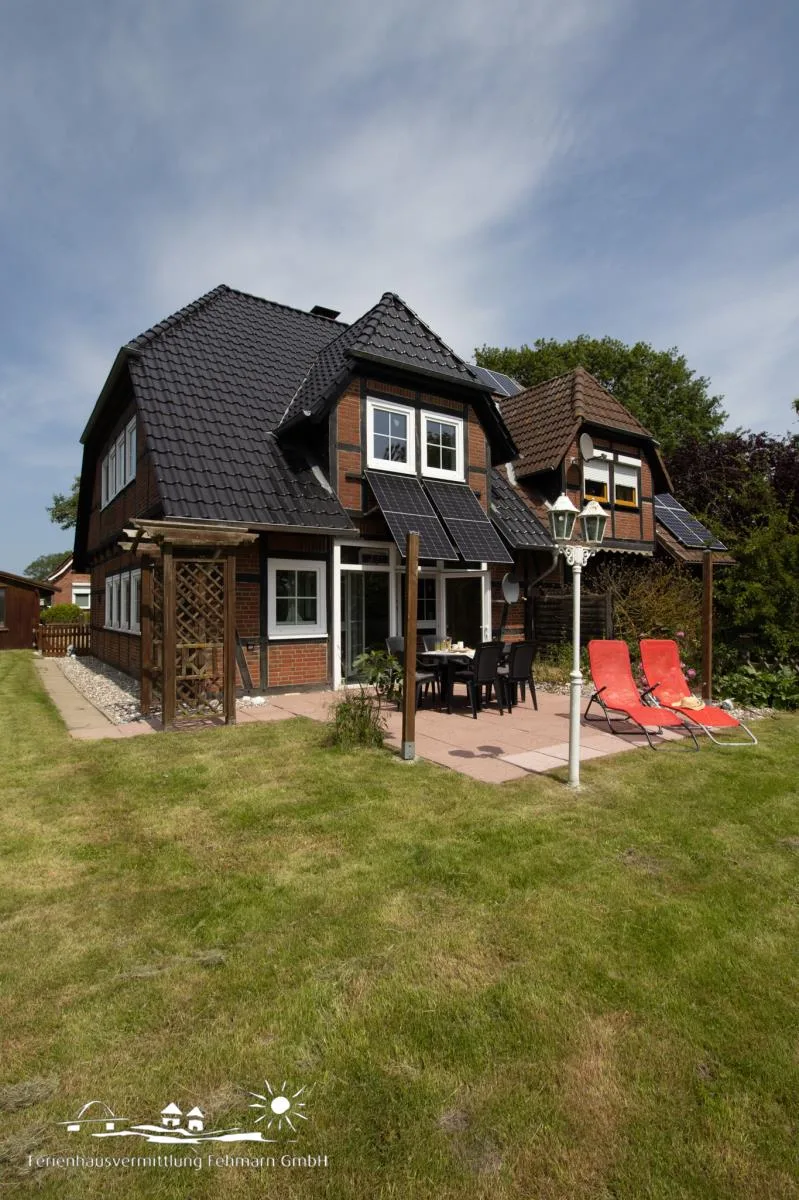 58 Ferienhaus "Sonnenblick" mit Blick auf Fehmarnsundbrücke