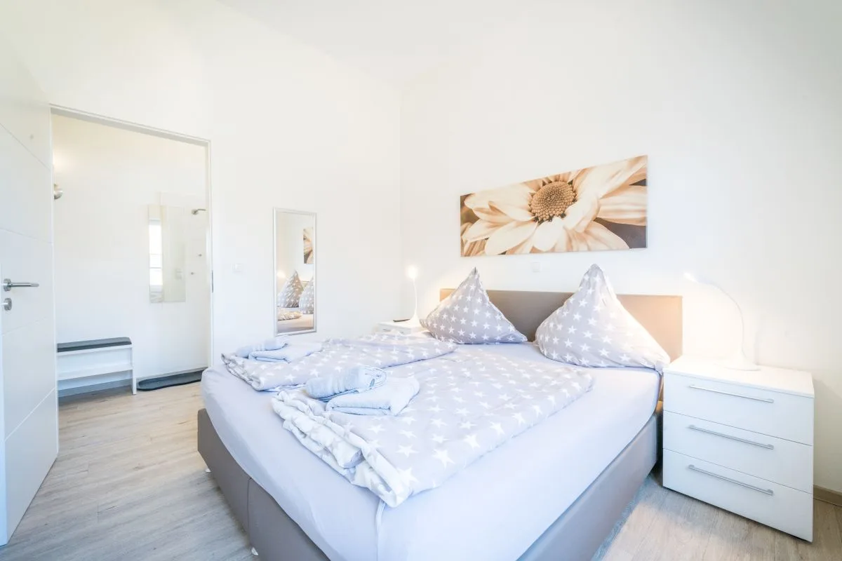 Villa Ariana FW Viola