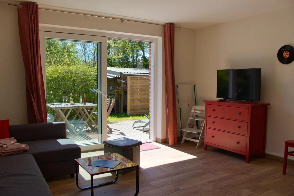 Inselblume 27 - Modernes Ferienhaus mit Garten in Burg