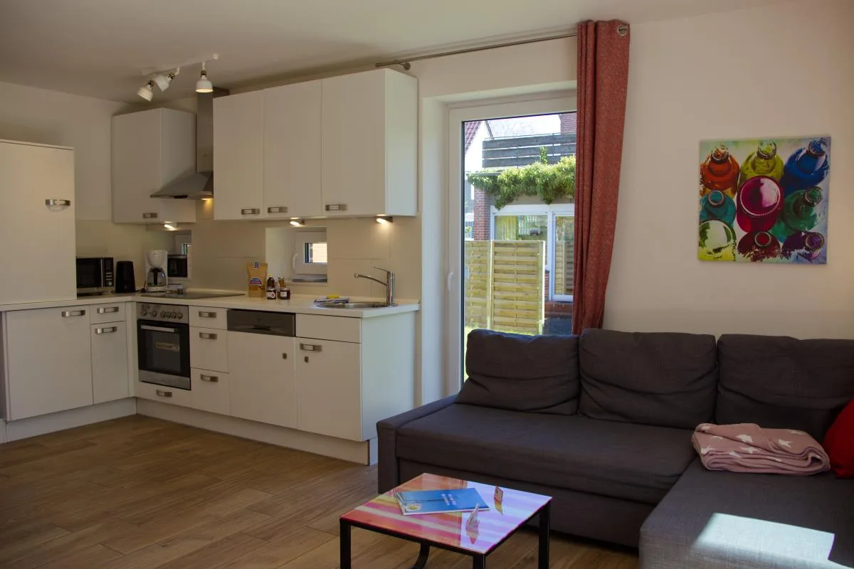 Inselblume 27 - Modernes Ferienhaus mit Garten in Burg