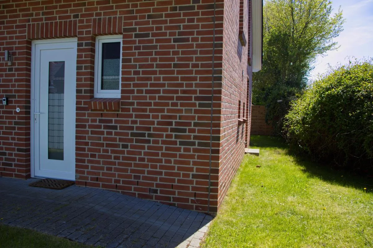 Inselblume 27 - Modernes Ferienhaus mit Garten in Burg