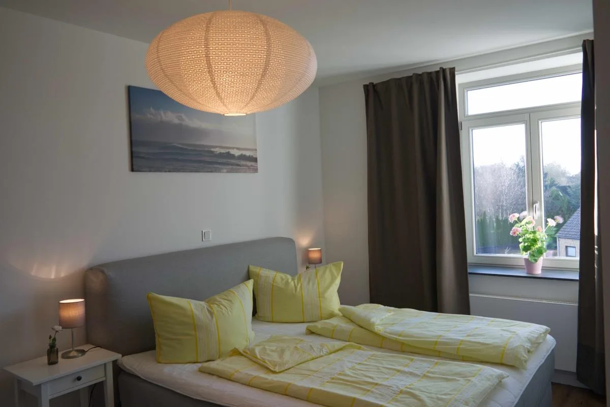 Inselblume 46 - Ferienwohnung in Burg mit Balkon und viel Licht