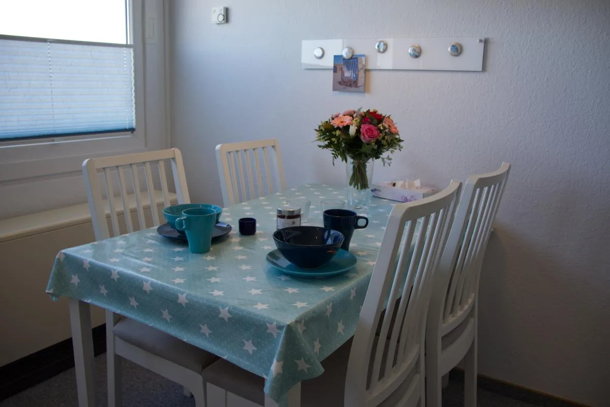 Inselblume 65 - Ferienwohnung am Meer, Blick zum Yachthafen