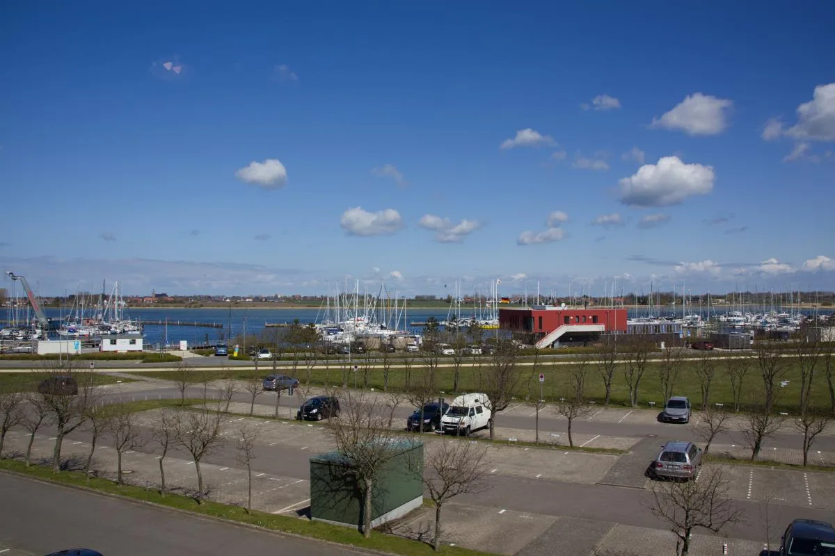 Inselblume 65 - Ferienwohnung am Meer, Blick zum Yachthafen