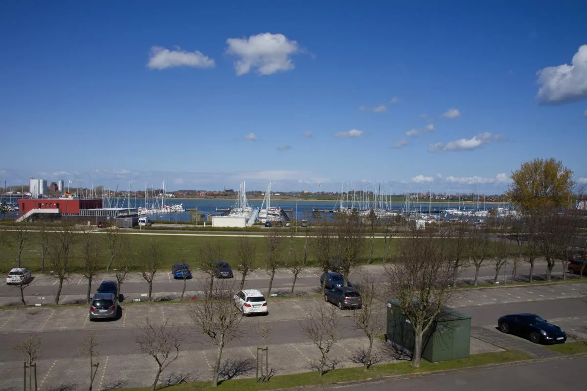 Inselblume 45 - Ferienwohnung mit Blick auf den Yachthafen