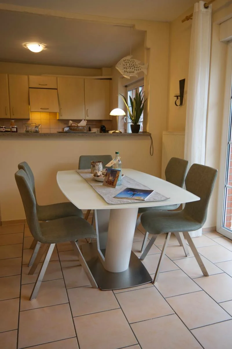 Inselblume 64 - Ruhige Ferienwohnung in Hafennähe mit Garten