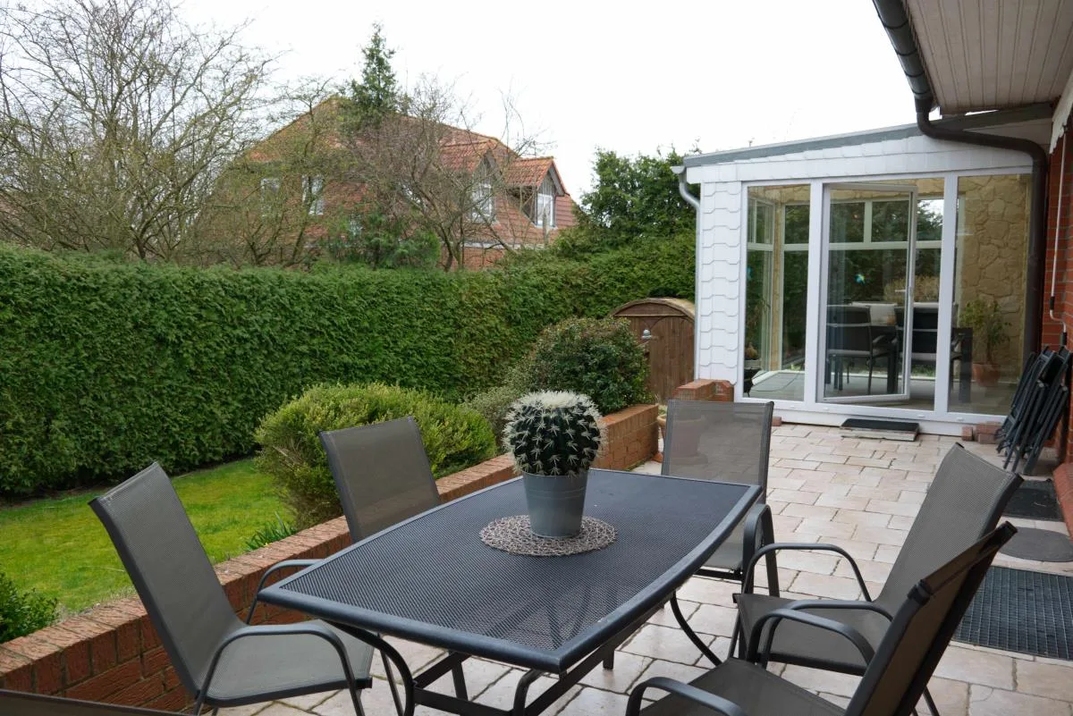 Inselblume 64 - Ruhige Ferienwohnung in Hafennähe mit Garten