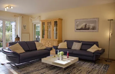 Inselblume 64 - Ruhige Ferienwohnung in Hafennähe mit Garten