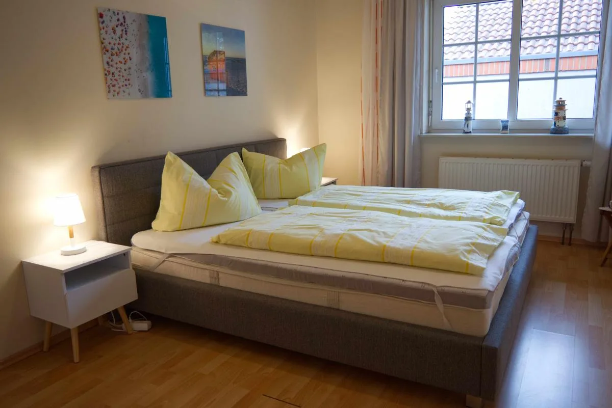 Inselblume 64 - Ruhige Ferienwohnung in Hafennähe mit Garten