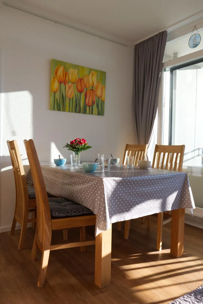 Inselblume 74 - Ferienwohnung mit Balkon am Yachthafen
