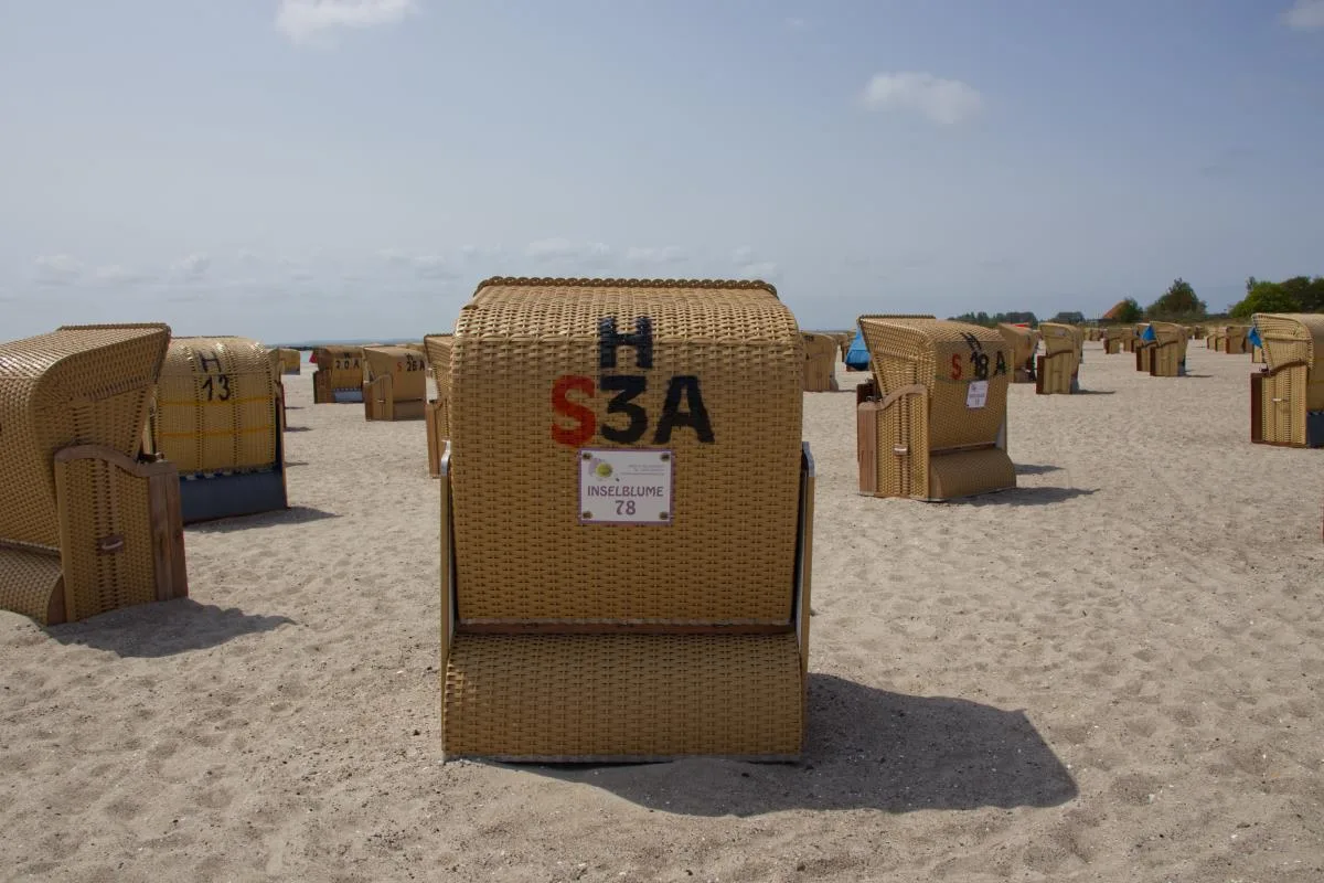 Inselblume 78 - Ferienwohnung mit Strandkorb in Burgtiefe