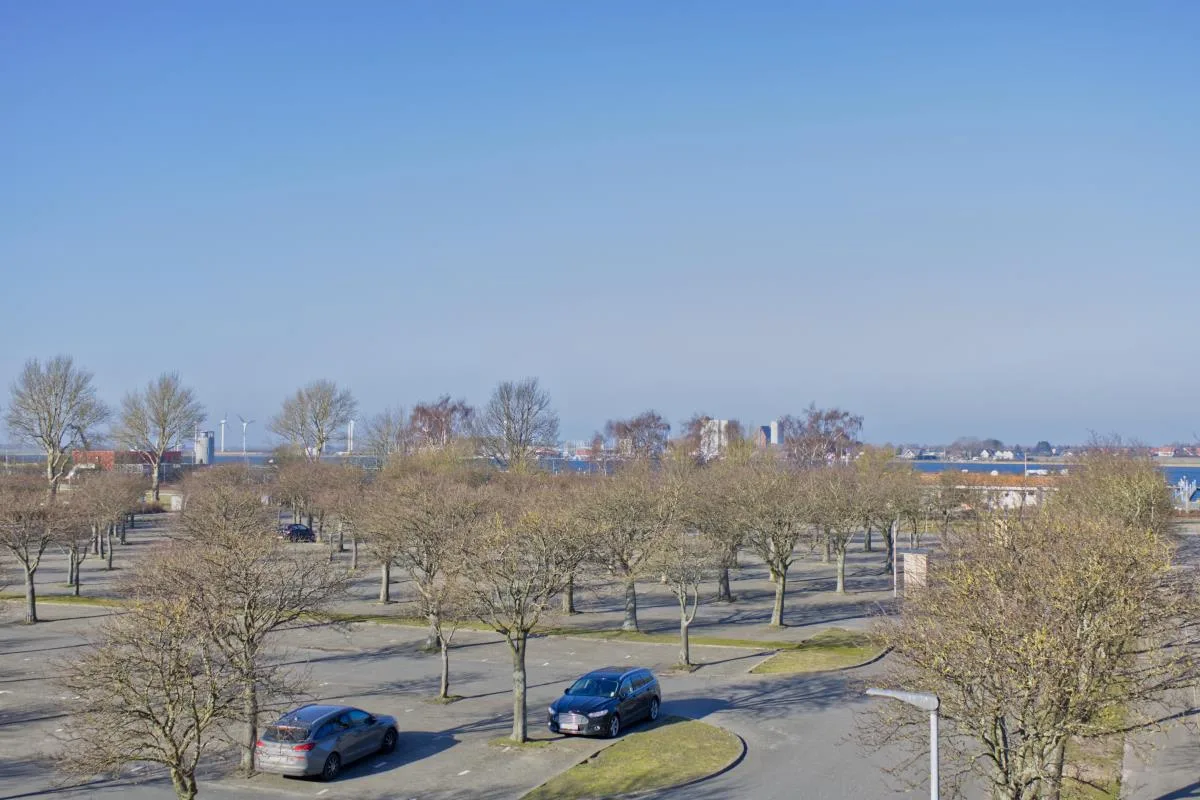 Inselblume 02 - Maritime Ferienwohnung, Blick zum Yachthafen