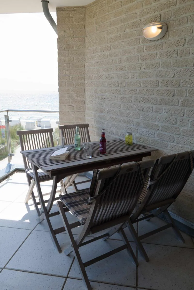 Inselblume 01 - Ferienwohnung mit Meerblick und Balkon am Südstrand