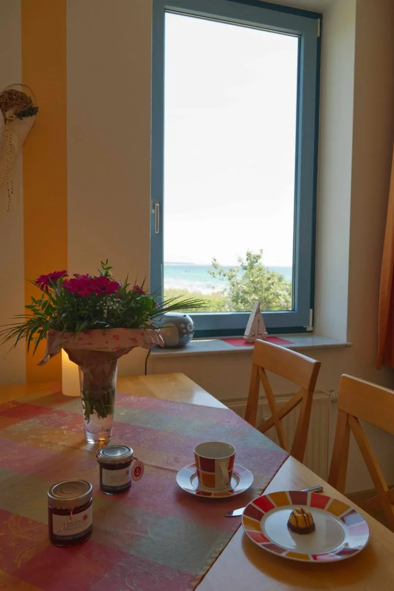 Inselblume 01 - Ferienwohnung mit Meerblick und Balkon am Südstrand