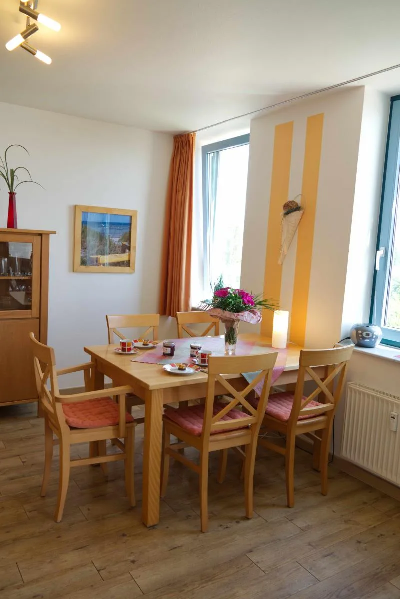 Inselblume 01 - Ferienwohnung mit Meerblick und Balkon am Südstrand