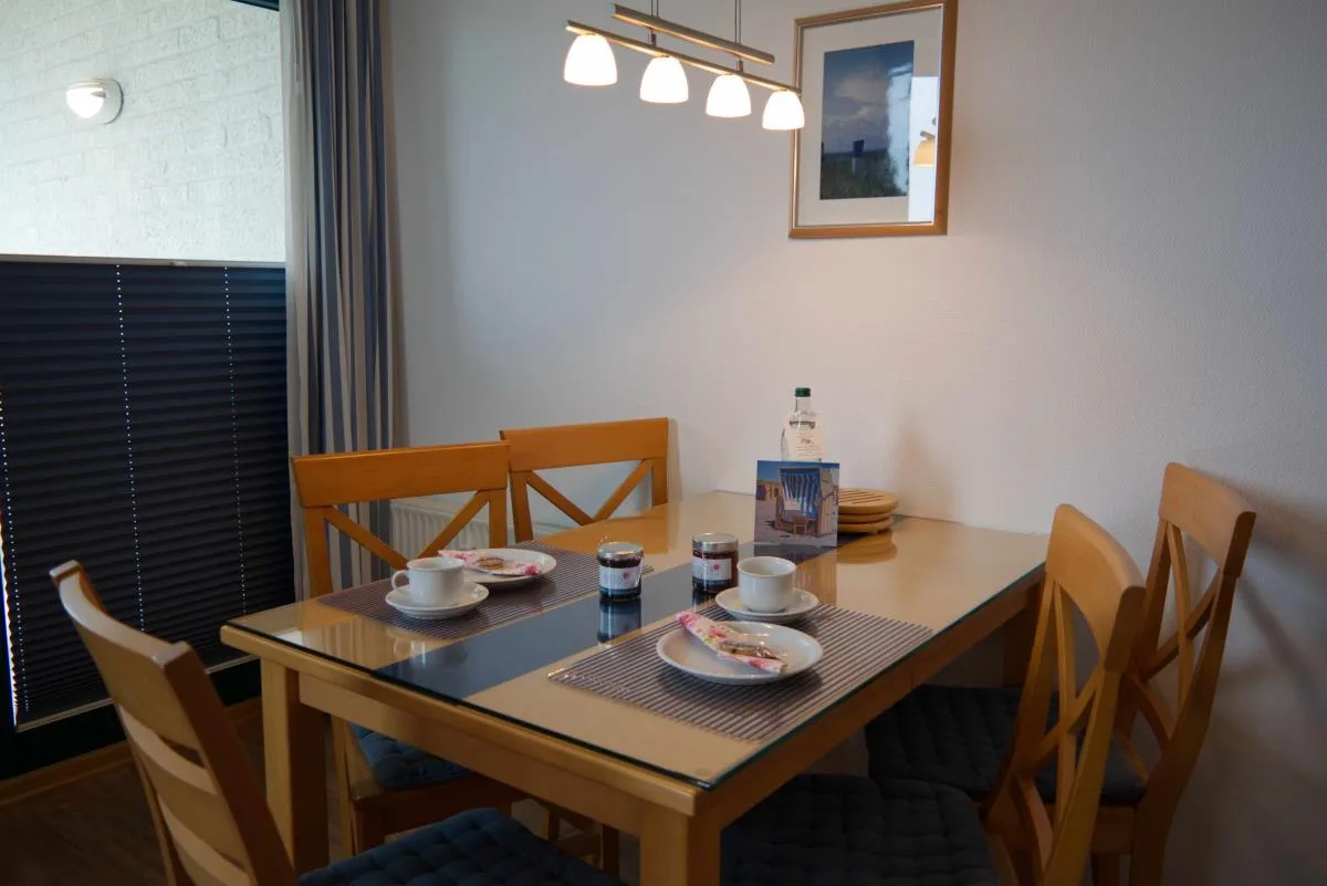 Inselblume 04 - Geräumige Ferienwohnung am Südstrand