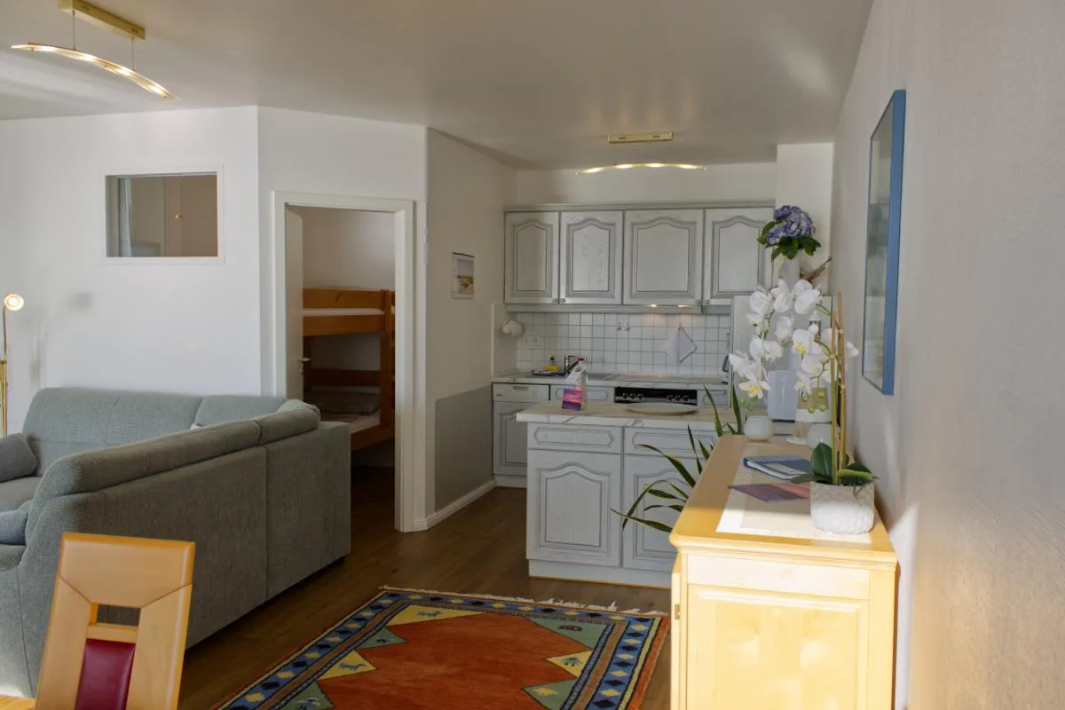 Inselblume 16 - Ferienwohnung mit Meerblick in der Strandburg B2.6