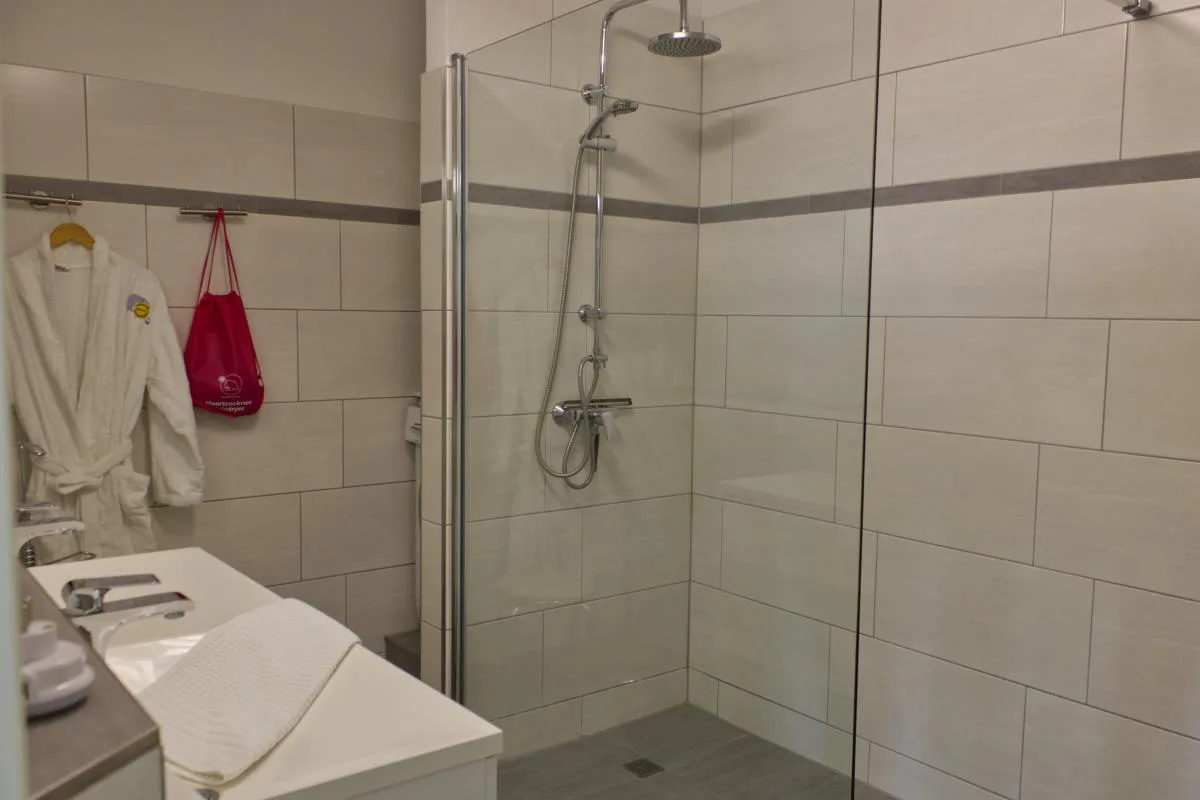 Inselblume 16 - Ferienwohnung mit Meerblick in der Strandburg B2.6