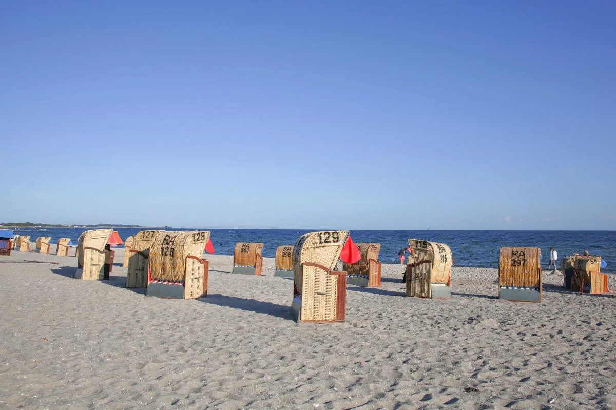Inselblume 16 - Ferienwohnung mit Meerblick in der Strandburg B2.6