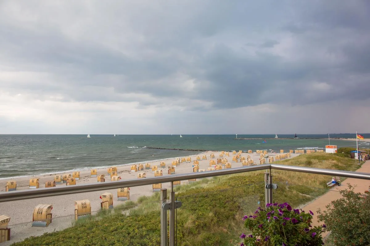Inselblume 16 - Ferienwohnung mit Meerblick in der Strandburg B2.6