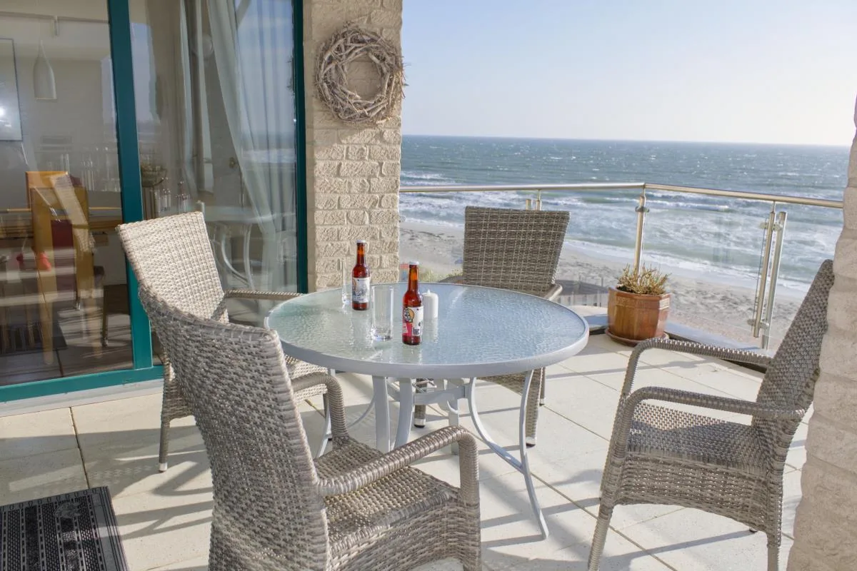 Inselblume 16 - Ferienwohnung mit Meerblick in der Strandburg B2.6