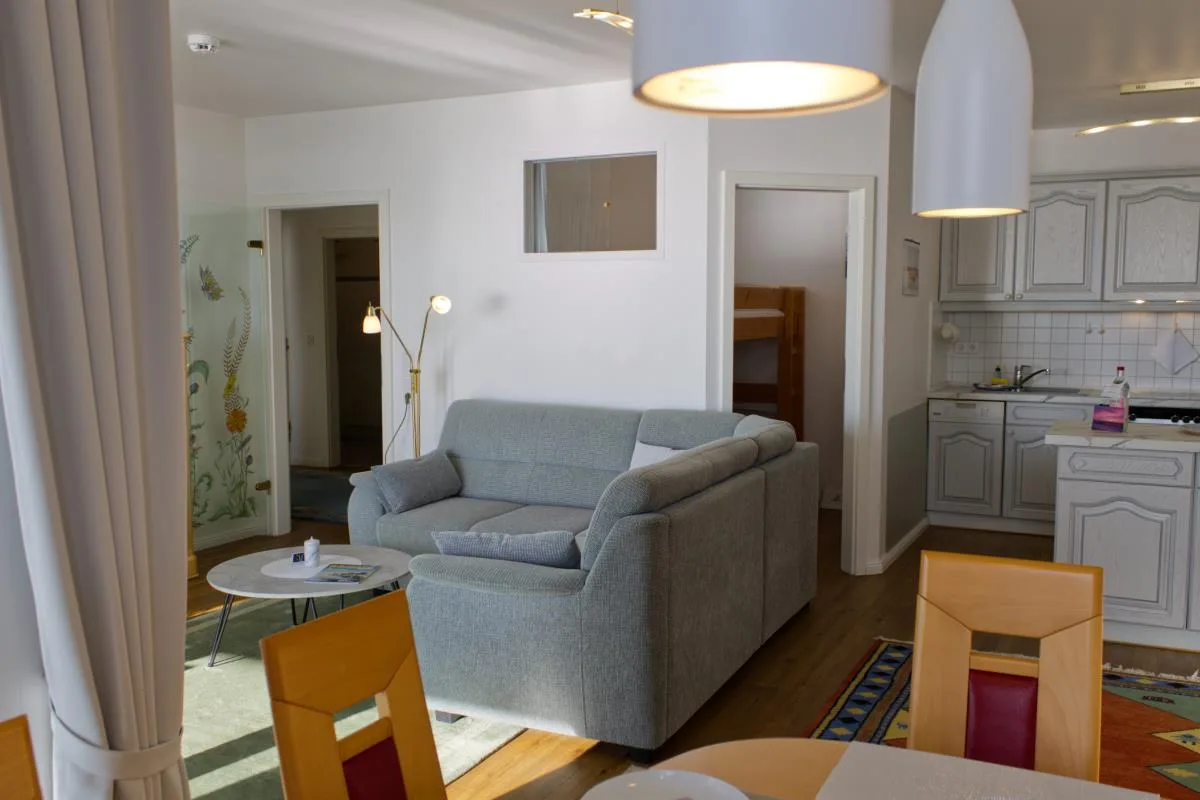 Inselblume 16 - Ferienwohnung mit Meerblick in der Strandburg B2.6