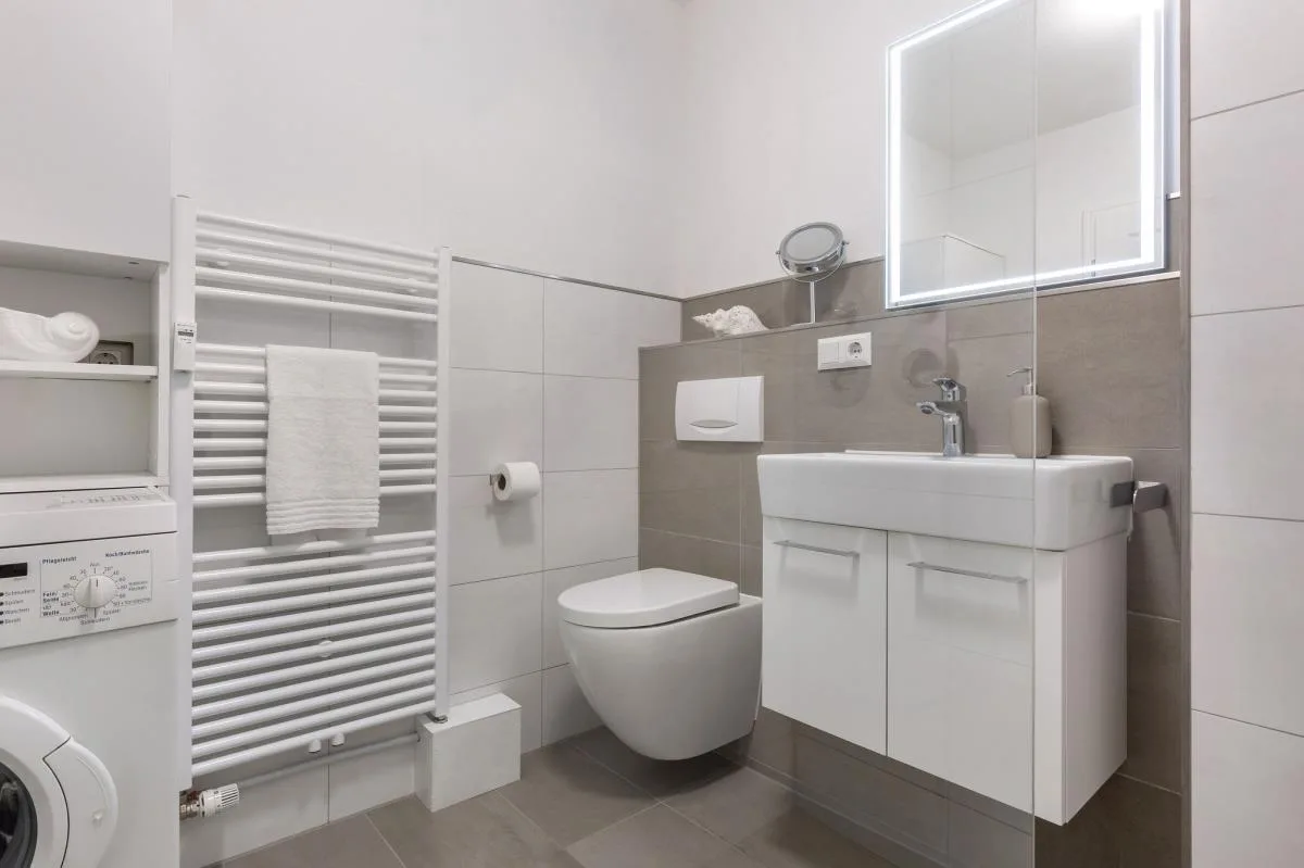 Inselblume 18 - Ferienwohnung mit Meerblick & Galerie in der Strandburg B3.4