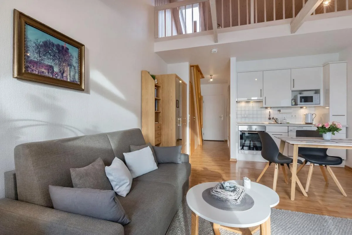 Inselblume 18 - Ferienwohnung mit Meerblick & Galerie in der Strandburg B3.4