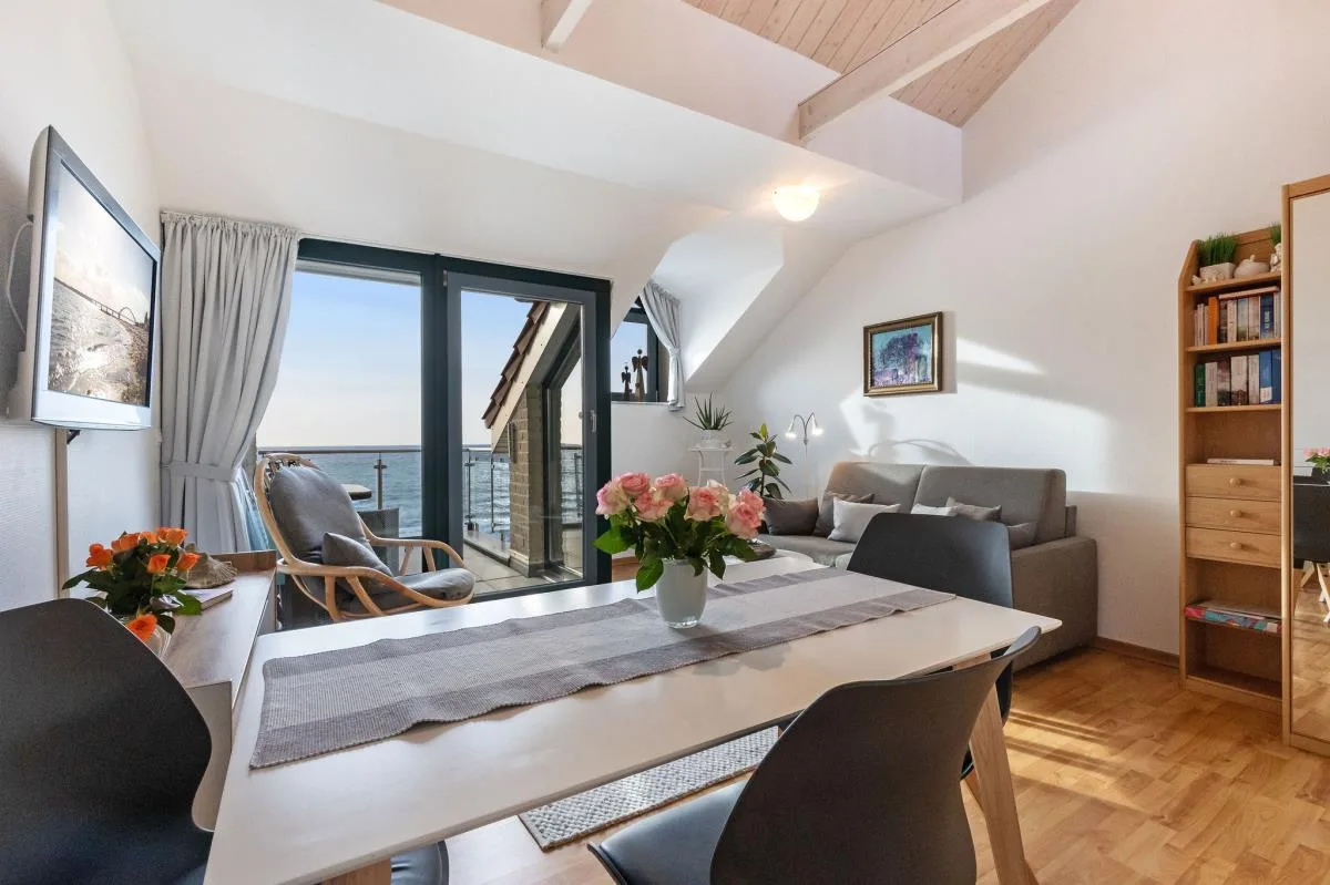 Inselblume 18 - Ferienwohnung mit Meerblick & Galerie in der Strandburg B3.4