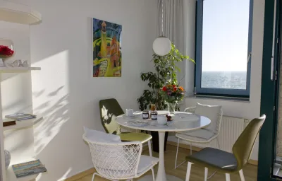 Inselblume 17 - Ferienwohnung mit Meerblick in der Strandburg B2.5