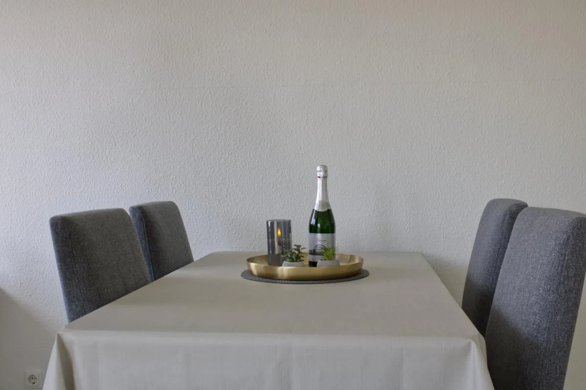 Inselblume 58 - Ferienwohnung mit Balkon in Neue Tiefe