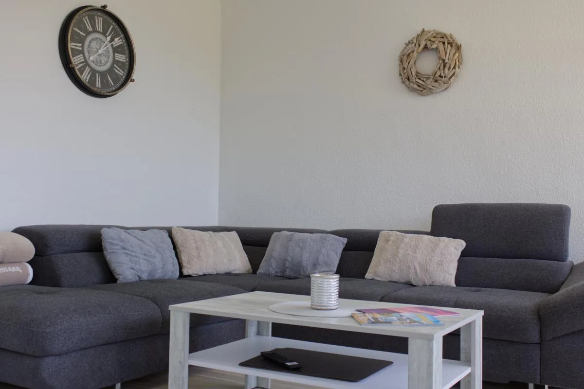 Inselblume 58 - Ferienwohnung mit Balkon in Neue Tiefe