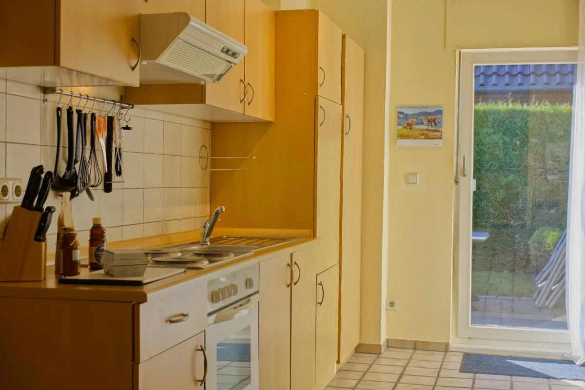 Inselblume 38 - Zentrale Ferienwohnung in Burg mit Garten