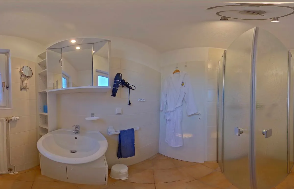 Inselblume 38 - Zentrale Ferienwohnung in Burg mit Garten