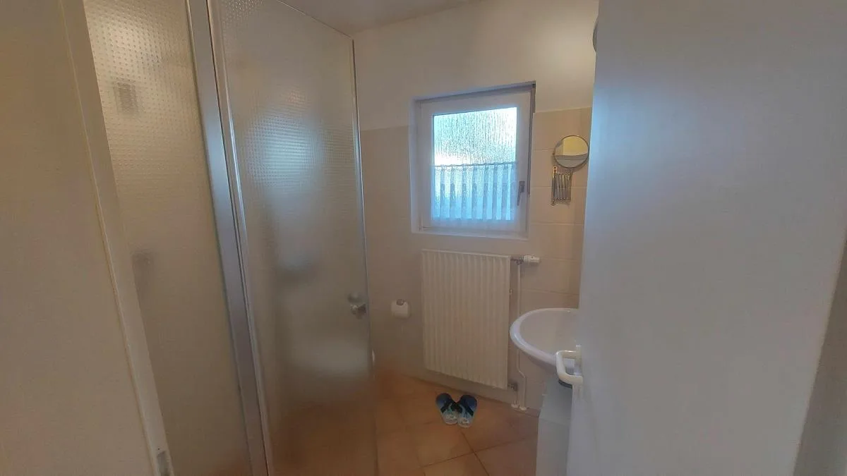 Inselblume 38 - Zentrale Ferienwohnung in Burg mit Garten