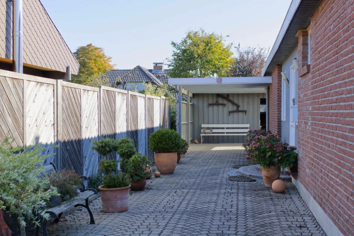 Inselblume 38 - Zentrale Ferienwohnung in Burg mit Garten