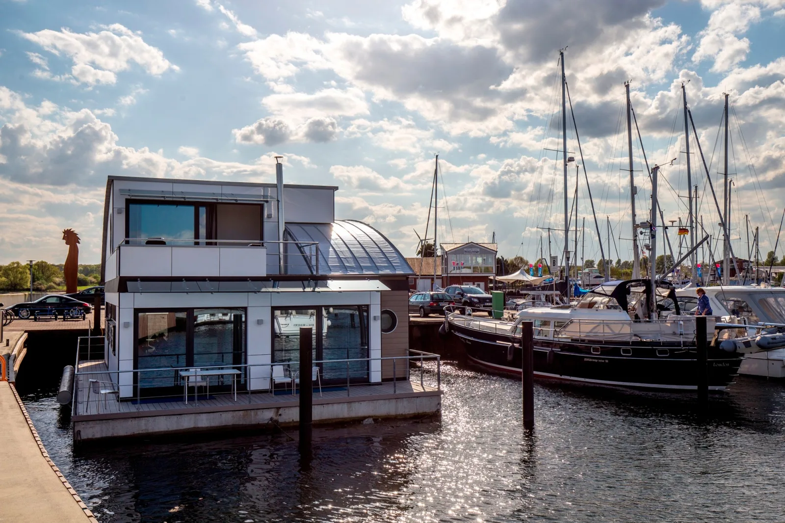 KYST 54°10 Floating Home 2