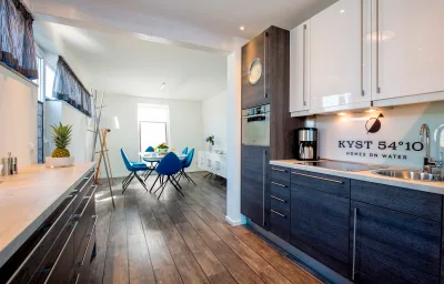 KYST 54°10 Floating Home 2