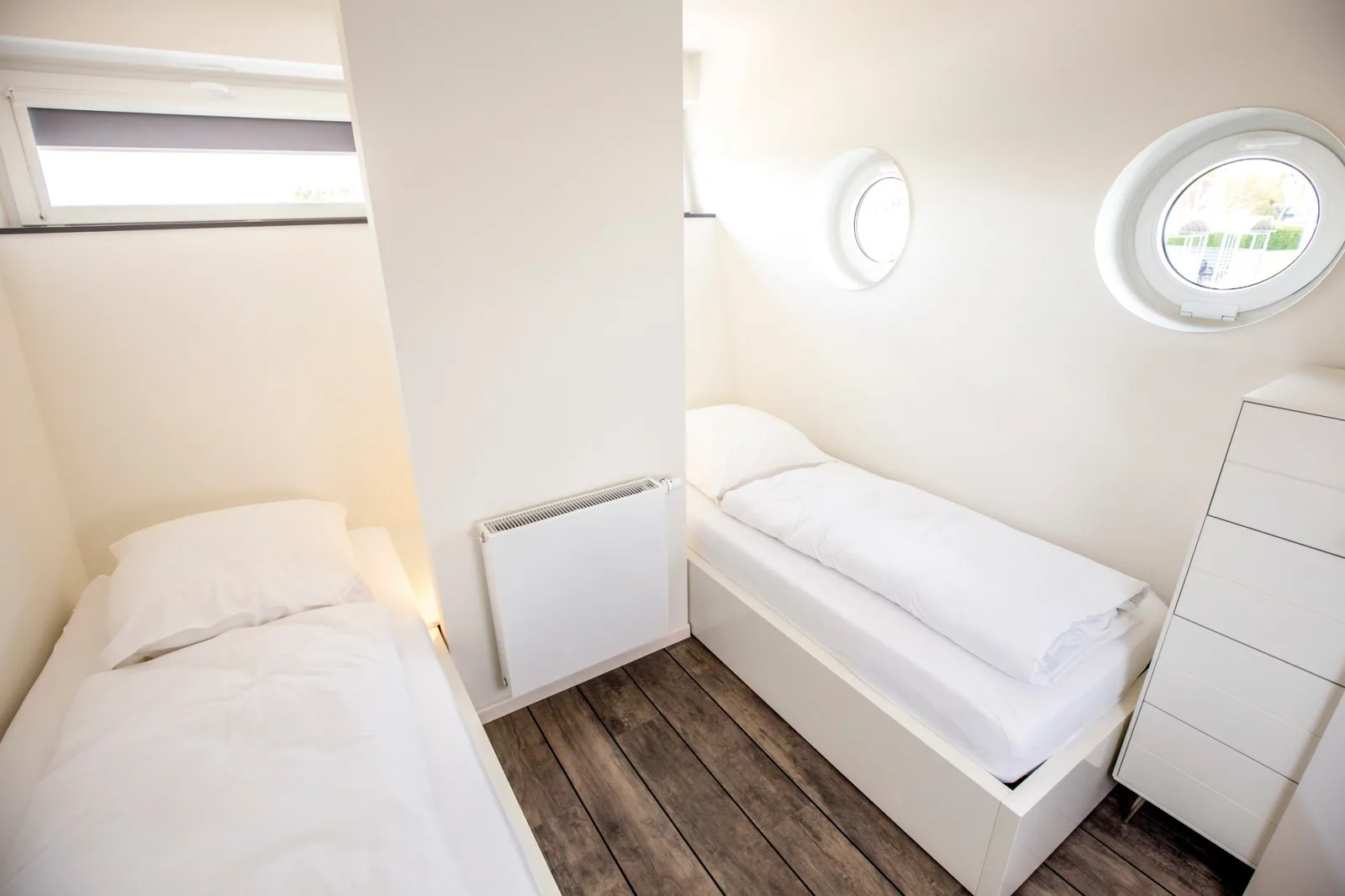 KYST 54°10 Floating Home 2