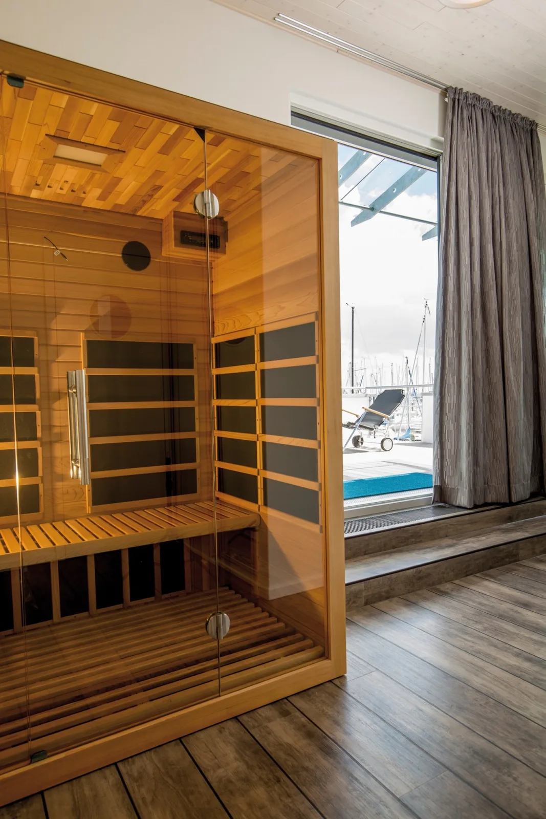 KYST 54°10 Floating Home 2