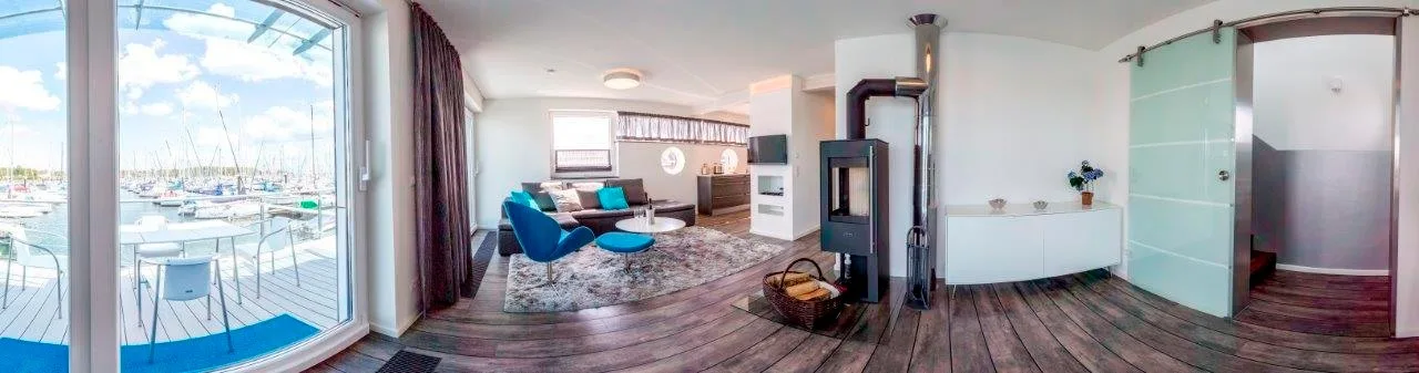 KYST 54°10 Floating Home 1
