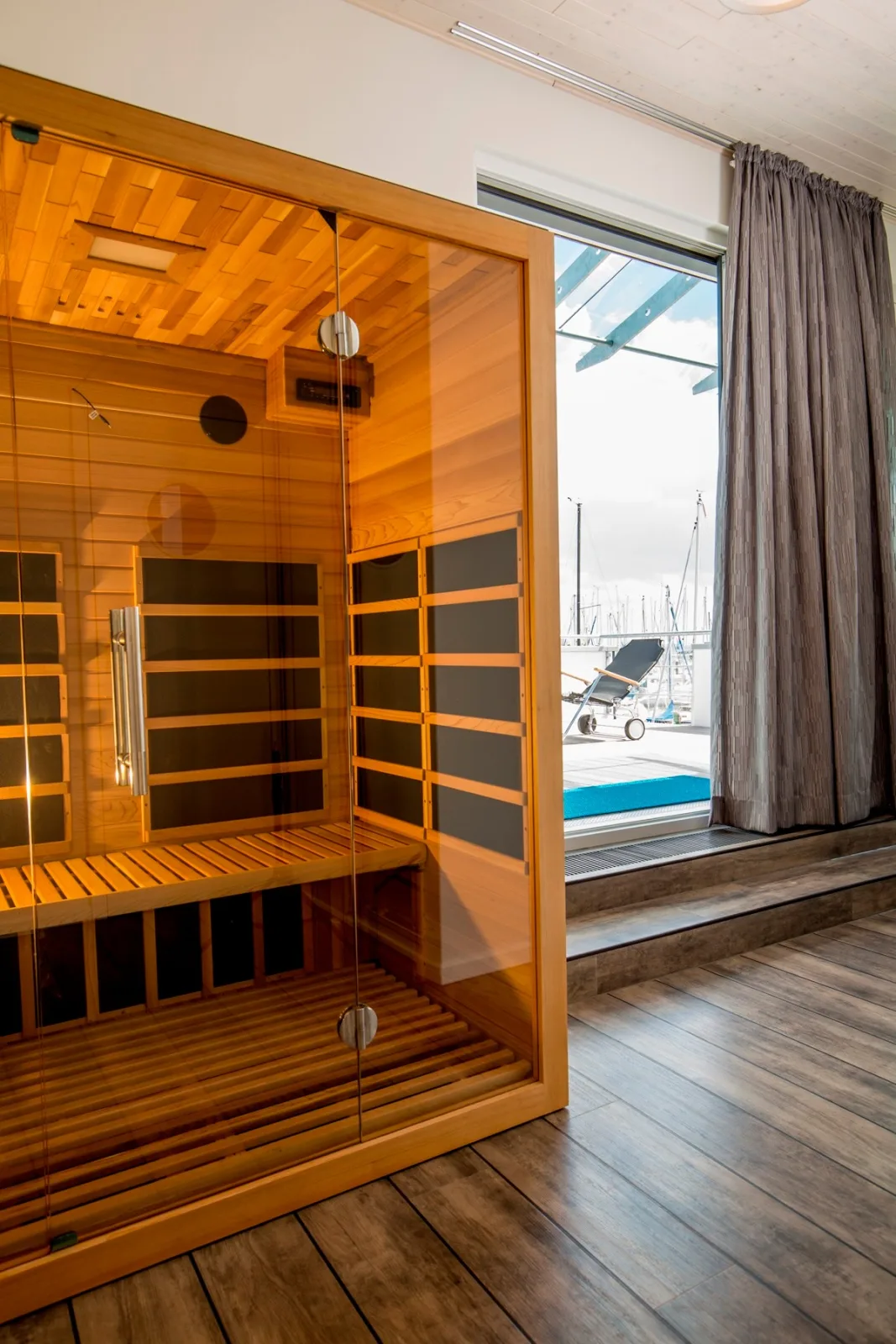KYST 54°10 Floating Home 1