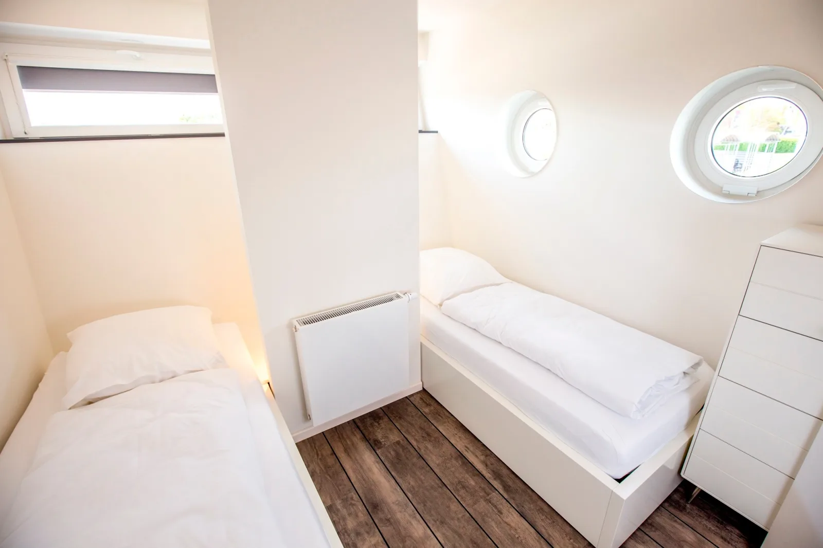 KYST 54°10 Floating Home 1