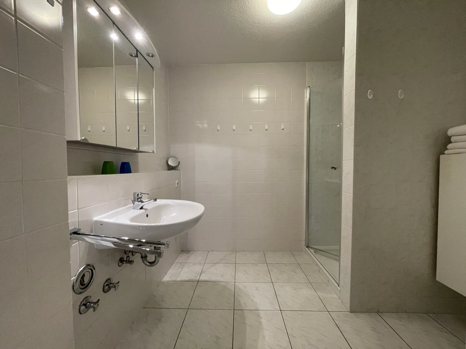 Exklusive Ferienwohnung am Südstrand mit Wintergarten, Balkon & Meerblick | Wohnung 22