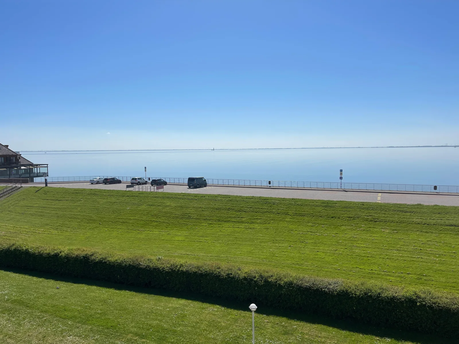 Gemütliche Ferienwohnung mit Wintergarten & Meerblick am Südstrand | Wohnung 123